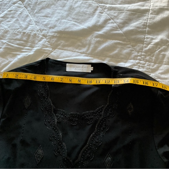 UNIQUE INT’L, BLACK BEADED BLOUSE - Picture 6 of 11
